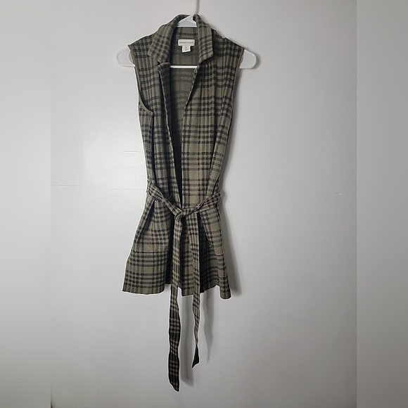 Adrienne Vittadini Sweaters - Adrienne Vittadini Women's Green Black Plaid Sleeveless Belted Cardigan Top, M